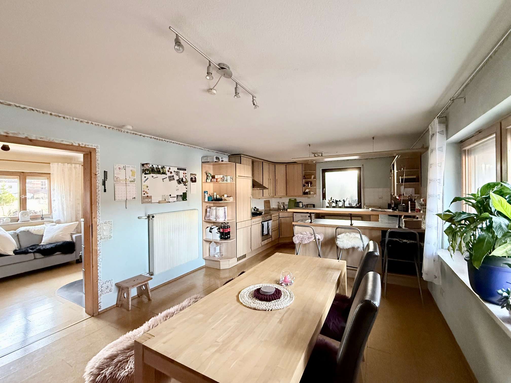 Immobilie in Bruckmühl - Ein Zuhause zum Gestalten –  für Familien, Gartenliebhaber  und Handwerker - Bild 2