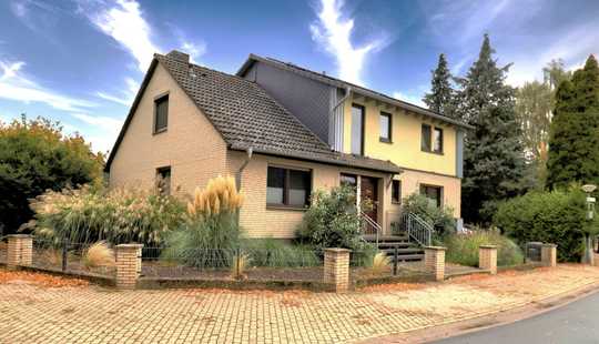 Bild von Saniertes Ein- Zweifamilienhaus mit Wärmepumpe und PV-Anlage in ruhiger Lage !