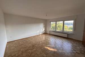 Gepflegtes Einfamilienhaus mit Balkon, Garten und Garage! – 63785 Obernburg am Main – Vorschaubild 14