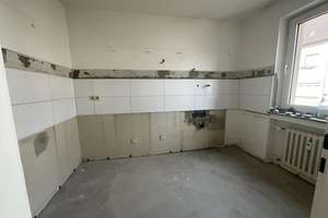 Zentral gelegene 1-Zimmer-Balkonwohnung mit neuem Wannenbad und Vinylboden – Weseler Straße 73, 47169 Marxloh, Duisburg – Vorschaubild 3