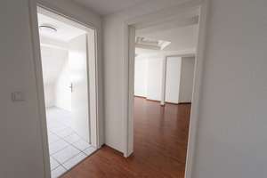 Wohnen im Grünen: 3-Zimmer-Dachgeschosswohnung in Bochum-Nord, 93 m² + Stellplatz – Die vollständige Adresse der Immobilie erhältst du vom Anbieter., 44807 Bergen/Hiltrop, Bochum – Vorschaubild 5
