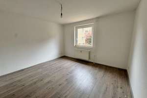 Frisch renoviert -1,5 Zi.-Whng. mit Einbauküche – Brückenstraße 7, 47226 Hochemmerich, Duisburg – Vorschaubild 2