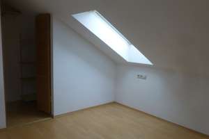 Sonnige, ruhige 3 Zimmerdachgeschosswohnung – Junkersstraße 12, 72770 Betzingen, Reutlingen – Vorschaubild 3