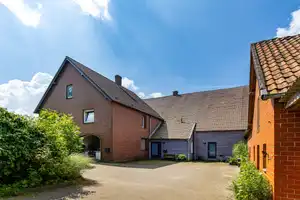 Traditionelle Hofstelle mit 2 Wohnungen und Nebengebäuden – Gütersloh (Kreis) – Vorschaubild 7
