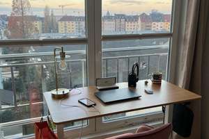 Provisionsfrei: 3,5-Zimmer-105 qm DG-Wohnung über 2 Etagen mit Balkon in Düsseldorf Pempellfort