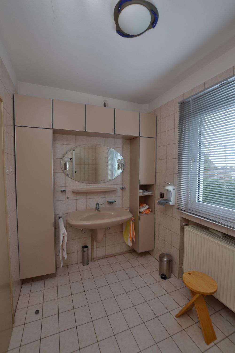 Immobilie in Eschershausen - Zweifamilienhaus in 37632 Eschershausen mit Möglichkeit zur Mischnutzung Wohnen/Büro/Praxis! - Bild 5