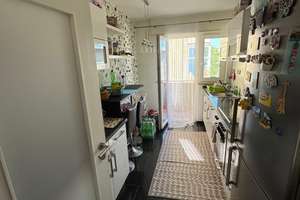Stuttgart-West: 3-Zimmer-Wohnung mit zwei Balkonen – Die vollständige Adresse der Immobilie erhältst du vom Anbieter., 70176 Rosenberg, Stuttgart – Vorschaubild 2
