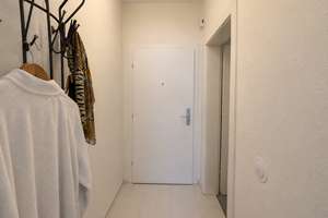 Kompakte 1-Zimmer-Wohnung mit Balkon und Einbauküche in Hamburg-Billstedt – Die vollständige Adresse der Immobilie erhältst du vom Anbieter., 22117 Billstedt, Hamburg – Vorschaubild 2