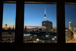 Super zentrales Studio mit Fernsehturm-Blick im 14. OG – Holzmarktstrasse 73, 10179 Mitte (Ortsteil), Berlin – Vorschaubild 2