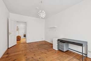 GRÜNDERZEIT-ALTBAUWOHNUNG MIT 2 BALKONEN, AUFZUG UND ENERGIEEFFIZIENZKLASSE B IN BESTLAGE – Liebigstraße 36, 10247 Friedrichshain, Berlin – Vorschaubild 12