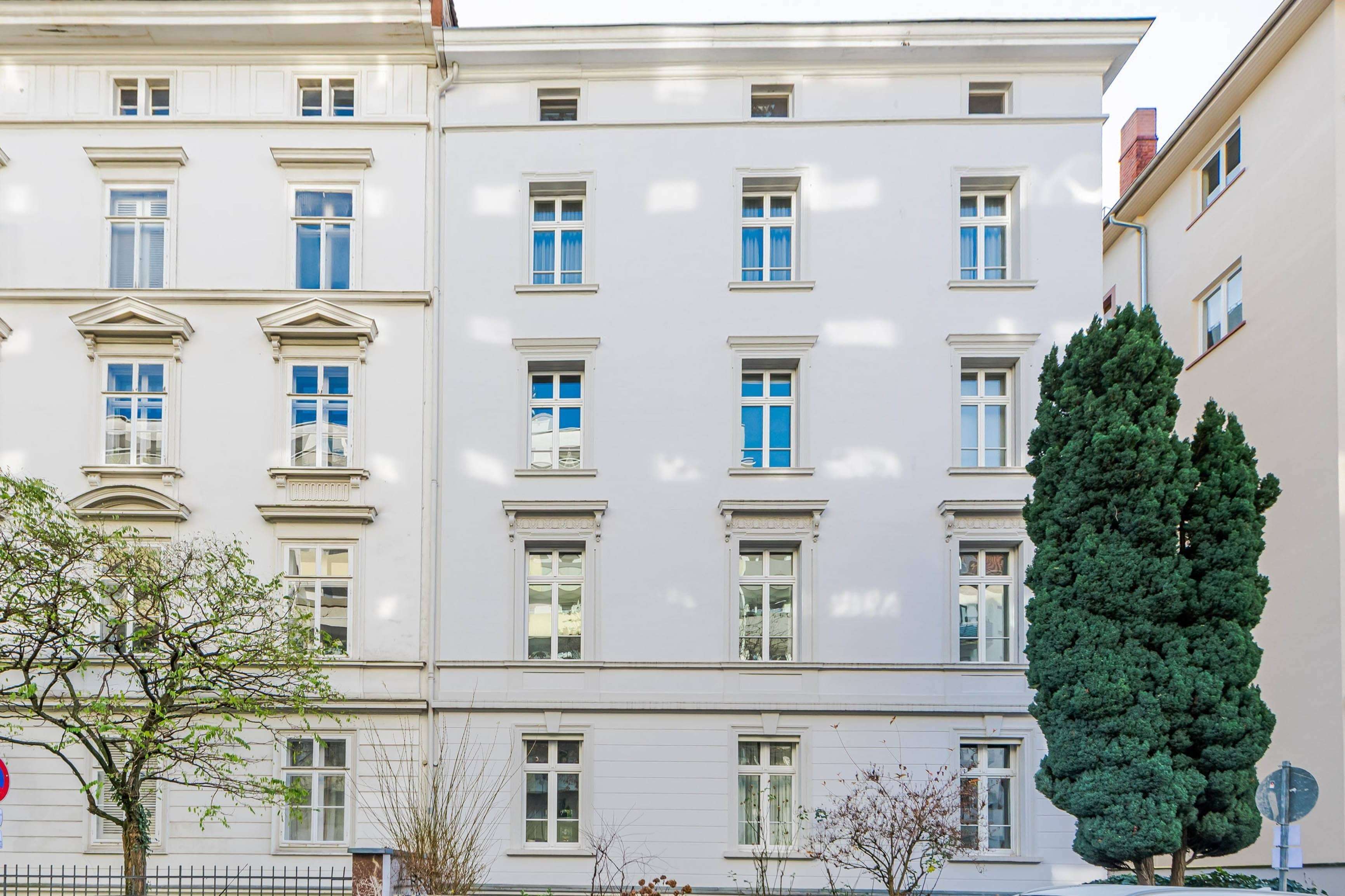 Frankfurt-Westend: Repräsentative Altbauwohnung (Kulturdenkmal) mit ca. 140 m² Wohnfläche, 5 Zimm, Frankfurt am Main – Bild 2