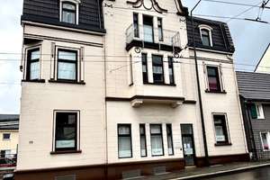 Attraktives Mehrfamilienhaus mit frei werdender Gewerbeeinheit und drei Wohneinheiten in Solingen!
