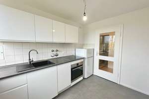 Helle 3-Zimmer-Wohnung mit Einbauküche und Balkon 