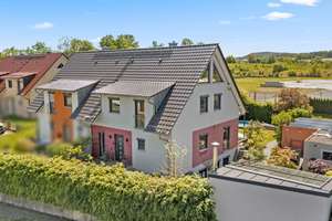 Raumwunder! Energieeffizientes Einfamilienhaus mit traumhaftem Garten, Wintergarten und Pool – Die vollständige Adresse der Immobilie erhältst du vom Anbieter., 95490 Mistelgau – Vorschaubild 2