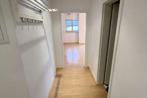 Provisionsfrei: Lichtdurchfluteter DG-Traum mit Süd-Ost-Balkon, EBK & TG-Einzelplatz in Trudering – Die vollständige Adresse der Immobilie erhältst du vom Anbieter., 81827 Waldtrudering, München – Vorschaubild 12