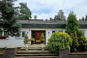 1-2 Familienhaus mit Top-Ausstattung 3 Bäder ruhiger Lage Garten Garage Carport schöne Außenanlage – Neuwied (Kreis) – Vorschaubild 3