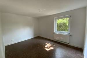 Wenn nicht hier, wo dann und sogar ein Balkon mit dran. – Lüttringhauser Straße 13, 42897 Lennep Nord, Remscheid – Vorschaubild 4