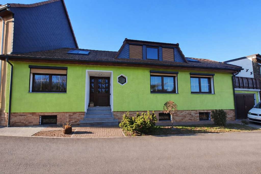 Immobilie in Nienburg (Saale) - Zwei Grundstücke, unzählige Möglichkeiten – Ihr Familienparadies am Wasser - Bild 0