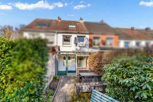 Charmantes und gepflegtes Reihenhaus mit herrlichem Garten in ruhigem Wohngebiet – Die vollständige Adresse der Immobilie erhältst du vom Anbieter., 22159 Farmsen-Berne, Hamburg – Vorschaubild 2