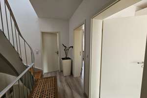 N-Kornburg großzüg. RMH mit opt. Raumaufteil., zeitgem. saniert, mit gepfl. Garten, Balkon u. Garage – Die vollständige Adresse der Immobilie erhältst du vom Anbieter., 90455 Kornburg, Worzeldorf, Nürnberg – Vorschaubild 9