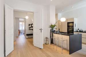 Hochwertig sanierte 4-Zimmer-Wohnung mit Balkon nahe KaDeWe – Nürnberger Straße 27, 10789 Charlottenburg, Berlin – Vorschaubild 4