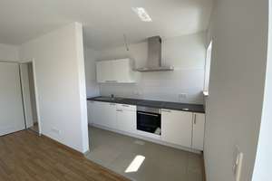 **Besichtigung am 11.06. um 17 Uhr**3 ZKB inkl. EBK & Süd-Balkon in ruhiger top Lage! – Herrenbachstraße 24 b, 86161 Wolfram-und Herrenbachviertel, Augsburg – Vorschaubild 3