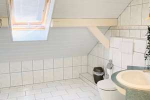 Möblierte 2-Zimmer-Dachgeschosswohnung zu vermieten – Eichet 7b, 85777 Fahrenzhausen – Vorschaubild 9