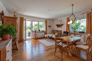 Wohlfühl-Wohnung: 3 Zimmer-OG mit Balkon und gepflegtem Gartenanteil