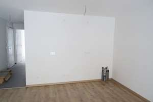WUNDERSCHÖNE, NEUE MODERNE UND RUHIGE TRAUMWOHNUNG MIT GROẞER SONNIGEN TERRASSE UND EIGENEM GARTEN – Karolinenstraße 66, 90763 Nördliche Südstadt, Fürth – Vorschaubild 4