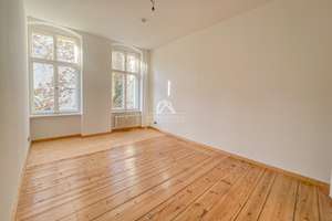 GROßZÜGIGE UND KLASSISCH SCHÖNE ALTBAUWOHNUNG MIT TOLLEM BLICK! RUHIG GELEGEN! PROVISIONSFREI! – Wilsnacker Straße 63, 10559 Moabit, Berlin – Vorschaubild 1