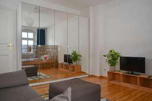 SHORT TERM. Bis 31. December. Fully furnished 1,5-Zimmer Wohnung in Friedrichshain – Sonntagstraße 30, 10245 Friedrichshain, Berlin – Vorschaubild 1