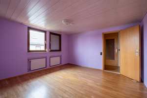 FÜR HOLZLIEBHABER! Freistehendes Einfamilienhaus mit großer Garage und schönem Garten
 – Ravensburg (Kreis) – Vorschaubild 34