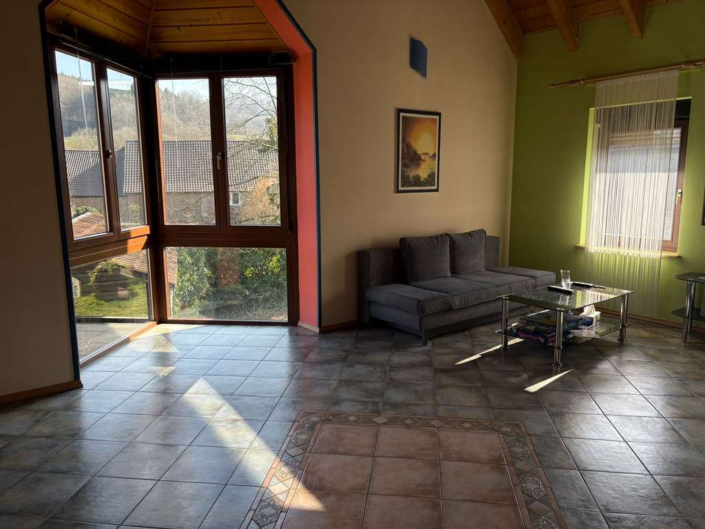 Immobilie in Löllbach - Charaktervolles Landhaus mit großer Wohnfläche und Grundstück - seltene Gelegenheit im ruhigen Dorf - Bild 0