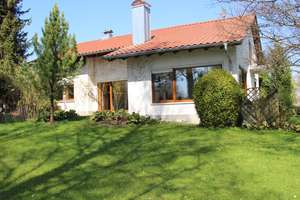 Am Ende der Straße steht ein Haus am See! Exklusives Einfamilienhaus mit Seeblick in Lautrach – Die vollständige Adresse der Immobilie erhältst du vom Anbieter., 87763 Lautrach – Vorschaubild 1