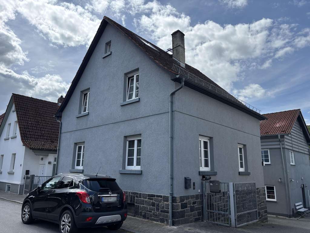 Immobilie in Lautertal - Charmantes Einfamilienhaus mit historischem Flair  - Bild 1