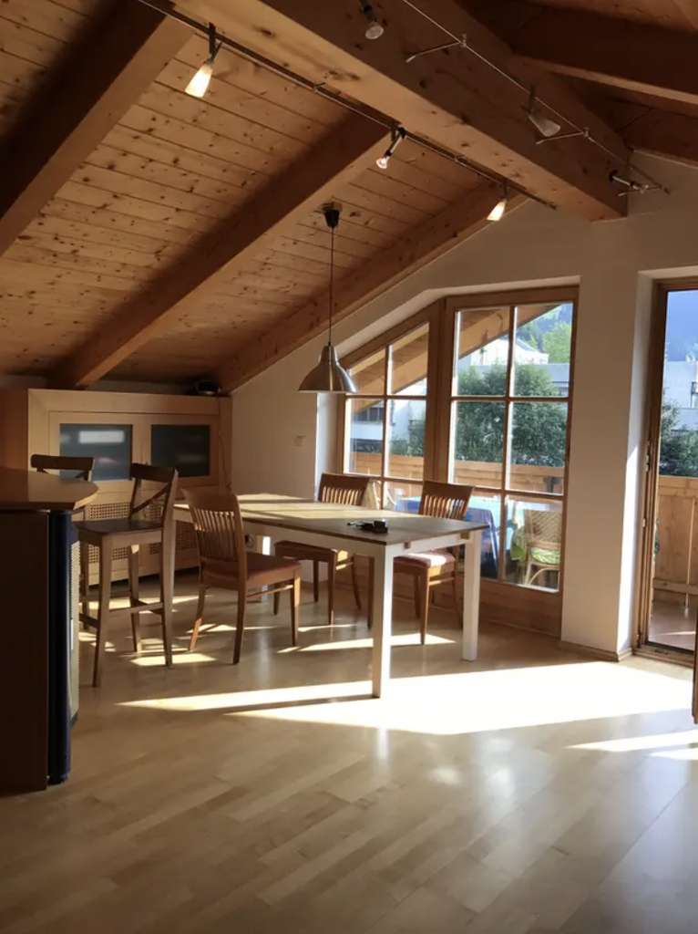 Immobilie in Garmisch-Partenkirchen - Gelgenheit in Garmisch, komplettes DG mit 2 Balkonen - Erbpacht - Gelegenheit ! - Bild 1