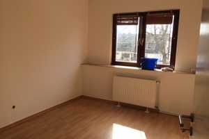 Helle, gepflegte 2 Zimmerwohnung im Dachgeschoss – Kölner Straße 145, 51149 Köln – Vorschaubild 2