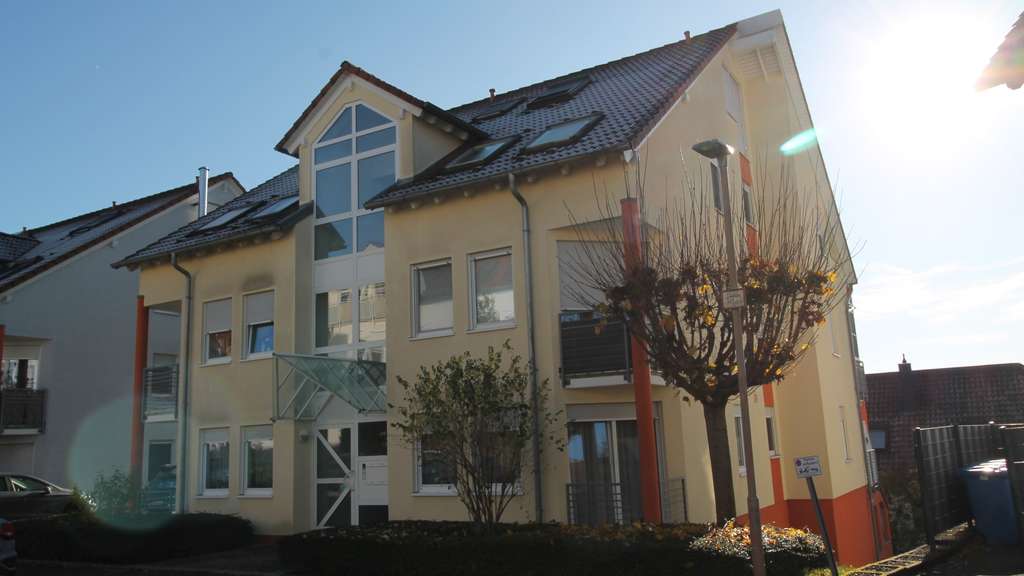 Immobilie in Brackenheim - *** Attraktive 2,5 Zimmer im EG mit Terrasse und TG in guter Lage *** - Bild 0
