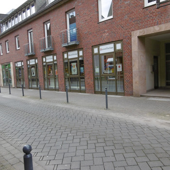 Büro- / Praxis-Räume / Verkaufsflächen