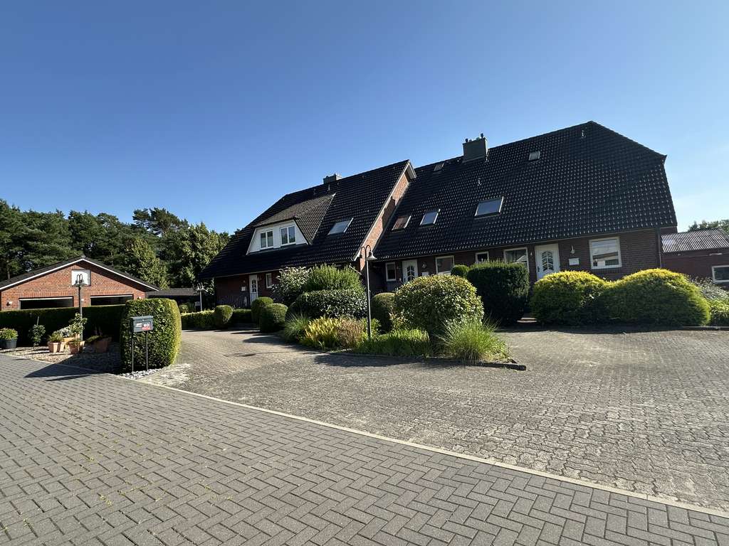 Immobilie in Boostedt - Das reinste Raumwunder: Reihenhaus mit Vollkeller und Garage - Bild 0