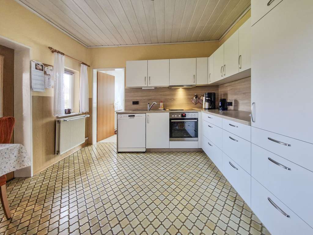 Immobilie in Münsterdorf - Großes Eckgrundstück mit rund 1.000 m², EFH und Option auf Neubebauung - Bild 3