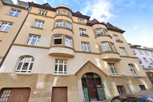 Stuttgart-West: Klassische 3,5-Zimmer-Altbauwohnung mit Potential