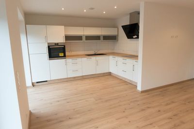 Moderne 3-Zimmer-DG-Wohnung mit Terrasse und EBK in Zetel