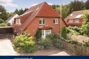 Zuhause am Wasser – Doppelhaushälfte mit Garten, Kamin & Photovoltaik in Potsdam-Neu Fahrland