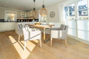Refugium unter Reet
DHH in Toplage von Wenningstedt-
Genehmigte Ferienvermietung! – Die vollständige Adresse der Immobilie erhältst du vom Anbieter., 25996 Wenningstedt-Braderup (Sylt) – Vorschaubild 14