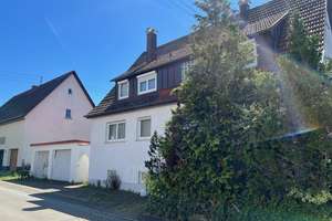 "Handwerker aufgepasst - Stark renovierungsbedürftiges 2-FH in ruhiger Lage von Bempflingen" – Die vollständige Adresse der Immobilie erhältst du vom Anbieter., 72658 Bempflingen – Vorschaubild 2
