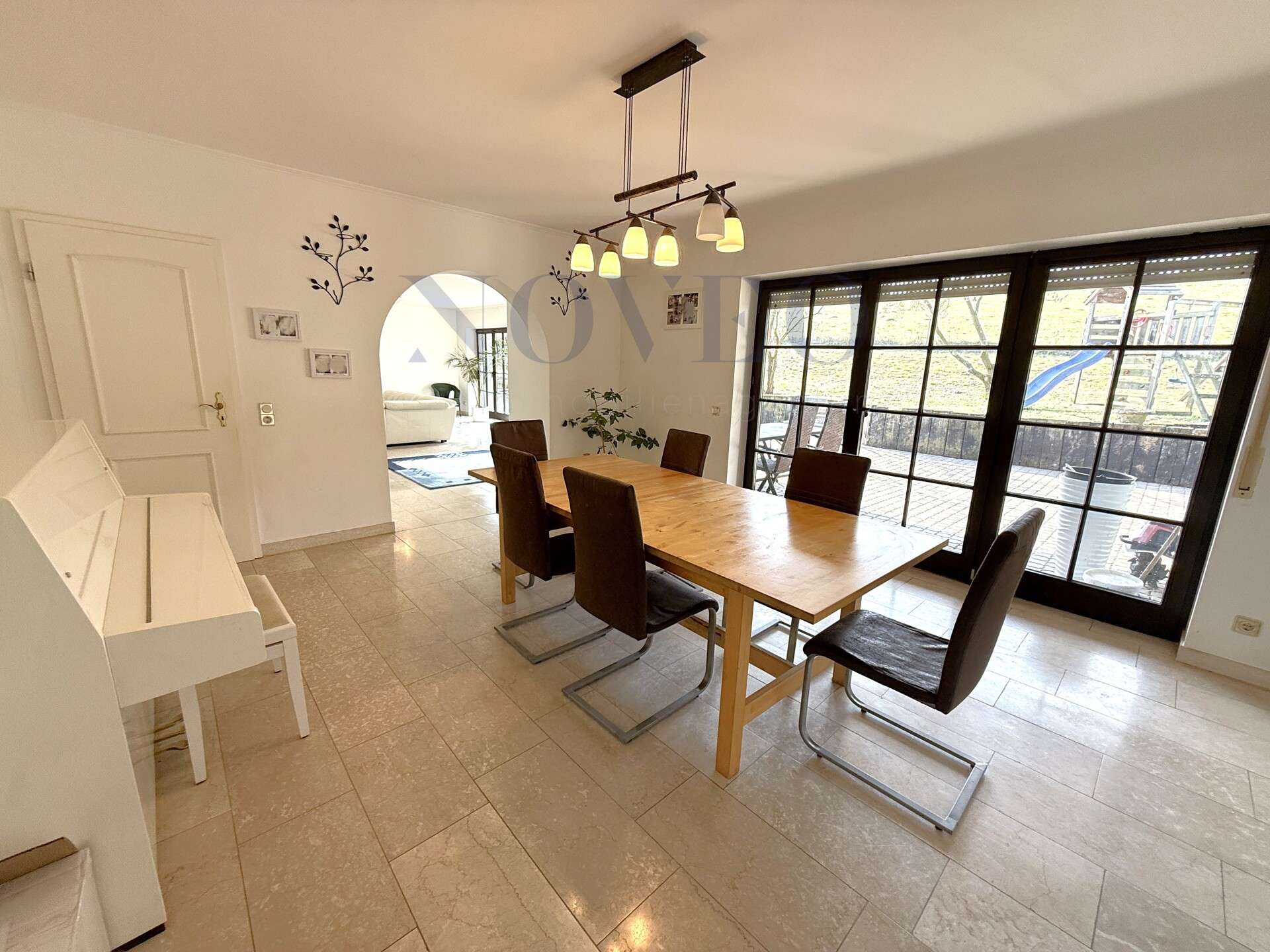 Immobilie in Mühltal - Ruhig gelegenes, großes Einfamilienhaus in Feldrandlage inklusive  ebenerdiger Einliegerwohnung - Bild 3