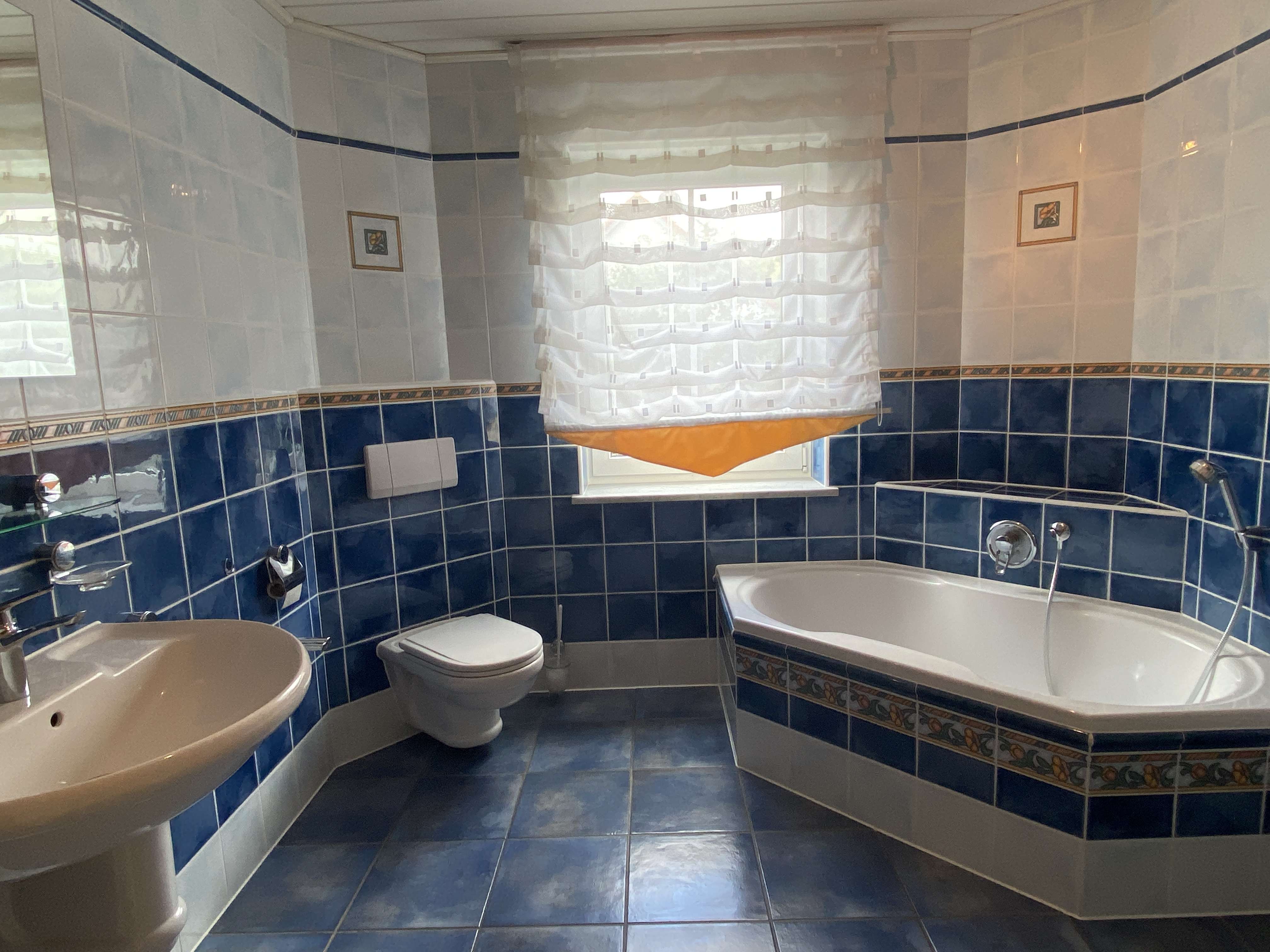 Immobilie in Eggolsheim - Gepflegtes Mehrfamilienhaus mit Ausblick in ruhiger Hanglage – - Bild 3