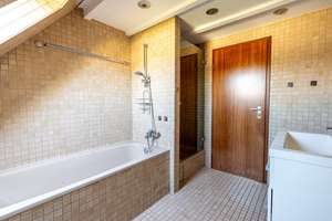 Großzügige Dachgeschoss-Wohnung 3 Zimmer + 2 Galerien mit großer Terrasse in Berlin-Lichterfelde! – Die vollständige Adresse der Immobilie erhältst du vom Anbieter., 12207 Lichterfelde, Berlin – Vorschaubild 16