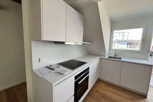 Außergewöhnliche 2,5-Zimmer-DG-Wohnung mit Schlafebene & Balkon – direkt am Rotebühlplatz – Christophstraße 5, 70178 Rathaus, Stuttgart – Vorschaubild 2